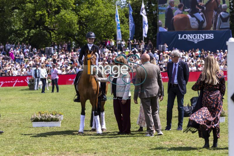 dressage PrizeGiving_Hamburg_20240512_SS350520.jpg